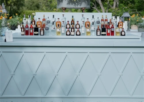 Open Bar at a Wedding: What You Should Know Before Planning